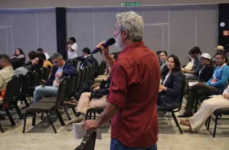 CUT propõe inclusão digital e fim da escala 6x1 na Conferência das Cidades