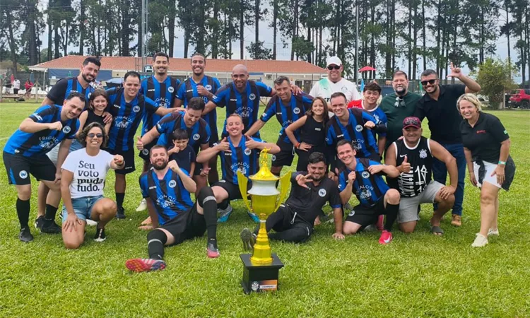 Equipe de Curitiba vence a 1ª Copa Fetec/PR de Futebol Suíço dos Bancários