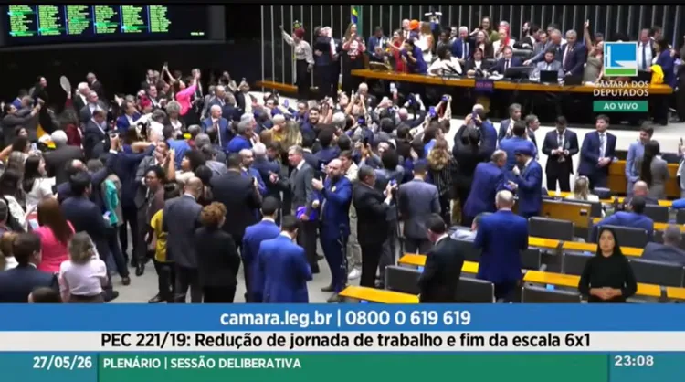PEC do fim da escala 6x1 é aprovada em dois turnos na Câmara dos Deputados