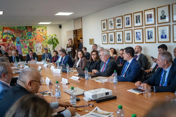 Centrais entregam carta à OIT em Genebra contra a "PEC da Escravidão" e em defesa da redução da jornada
